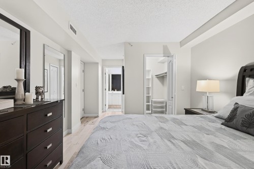 703 10649 Saskatchewan Drive, Edmonton, AB - Indoor Photo Showing Bedroom