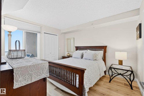 703 10649 Saskatchewan Drive, Edmonton, AB - Indoor Photo Showing Bedroom