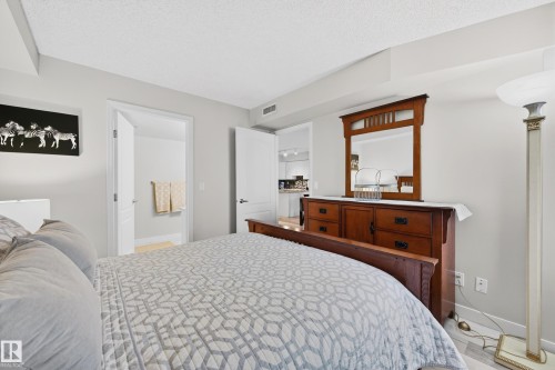 703 10649 Saskatchewan Drive, Edmonton, AB - Indoor Photo Showing Bedroom