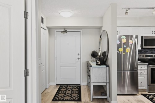 703 10649 Saskatchewan Drive, Edmonton, AB - Indoor Photo Showing Kitchen