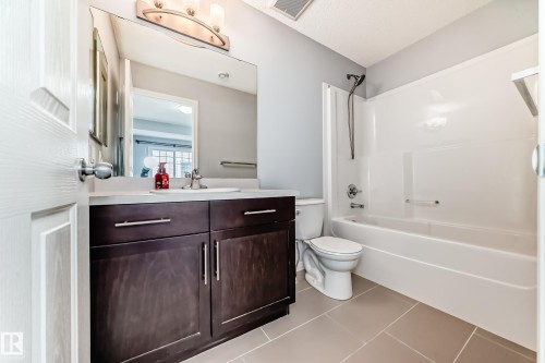 47 460 Hemingway Road, Edmonton, AB - Indoor Photo Showing Bathroom