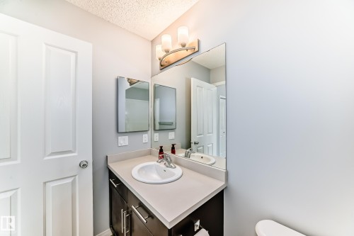 47 460 Hemingway Road, Edmonton, AB - Indoor Photo Showing Bathroom