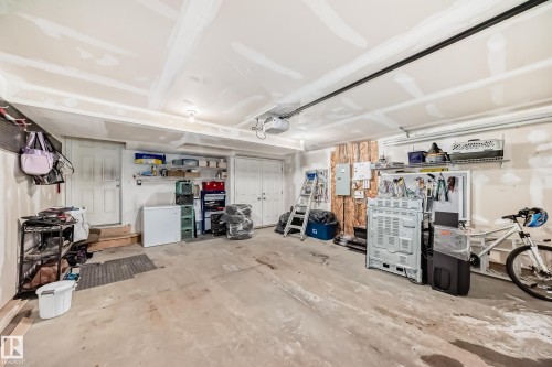 47 460 Hemingway Road, Edmonton, AB - Indoor Photo Showing Garage