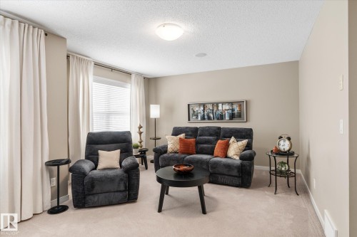 5916 175 Avenue, Edmonton, AB - Indoor Photo Showing Living Room