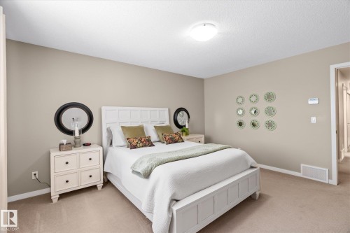 5916 175 Avenue, Edmonton, AB - Indoor Photo Showing Bedroom