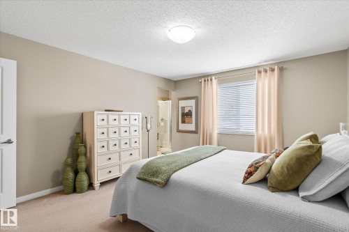 5916 175 Avenue, Edmonton, AB - Indoor Photo Showing Bedroom