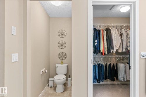 5916 175 Avenue, Edmonton, AB - Indoor Photo Showing Bathroom