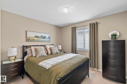 5916 175 Avenue, Edmonton, AB - Indoor Photo Showing Bedroom