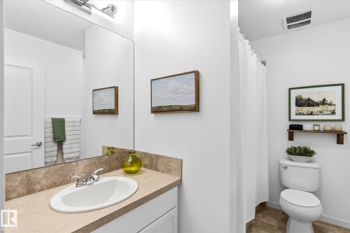 5916 175 Avenue, Edmonton, AB - Indoor Photo Showing Bathroom