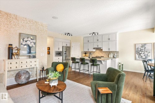 5916 175 Avenue, Edmonton, AB - Indoor Photo Showing Living Room
