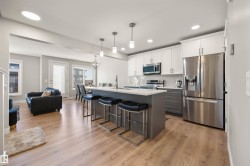 7828 KORULUK Link  Edmonton, AB T6W 4V1