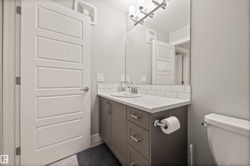 7828 Koruluk Link, Edmonton, AB - Indoor Photo Showing Bathroom