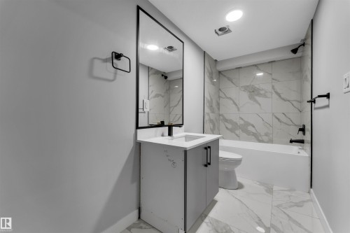4320 74 Street, Edmonton, AB - Indoor Photo Showing Bathroom