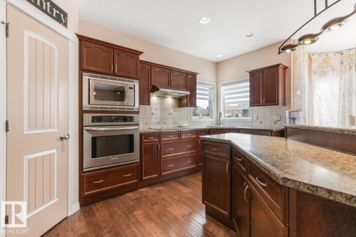 20515 91 Avenue, Edmonton, AB - Indoor Photo Showing Kitchen