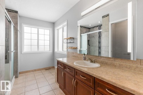 20515 91 Avenue, Edmonton, AB - Indoor Photo Showing Bathroom
