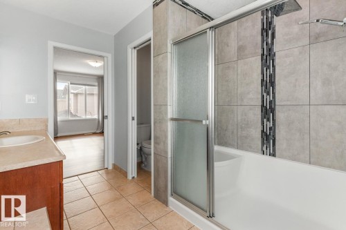 20515 91 Avenue, Edmonton, AB - Indoor Photo Showing Bathroom