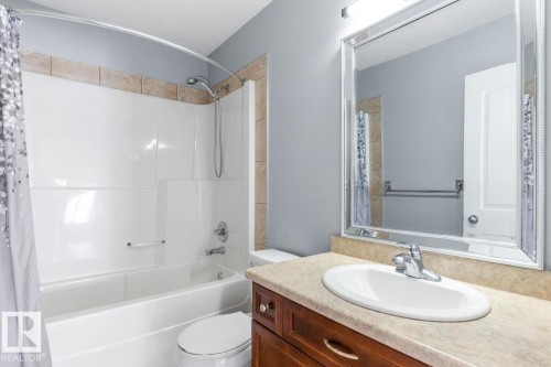 20515 91 Avenue, Edmonton, AB - Indoor Photo Showing Bathroom