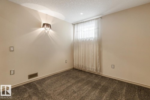 20515 91 Avenue, Edmonton, AB - Indoor Photo Showing Other Room