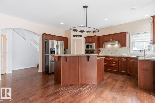 20515 91 Avenue, Edmonton, AB - Indoor Photo Showing Kitchen