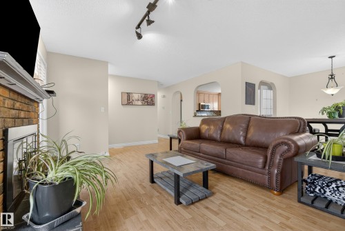 21 Laydon Drive, St. Albert, AB - Indoor Photo Showing Living Room