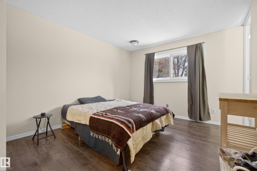 21 Laydon Drive, St. Albert, AB - Indoor Photo Showing Bedroom
