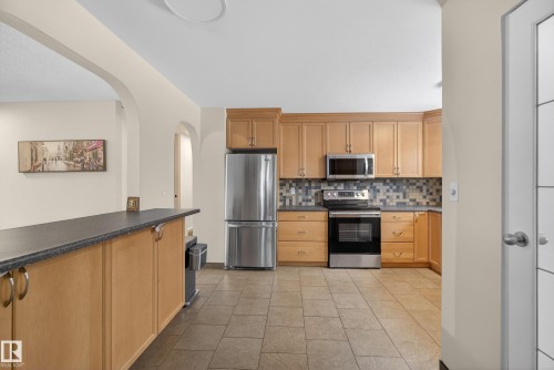 21 Laydon Drive, St. Albert, AB - Indoor Photo Showing Kitchen