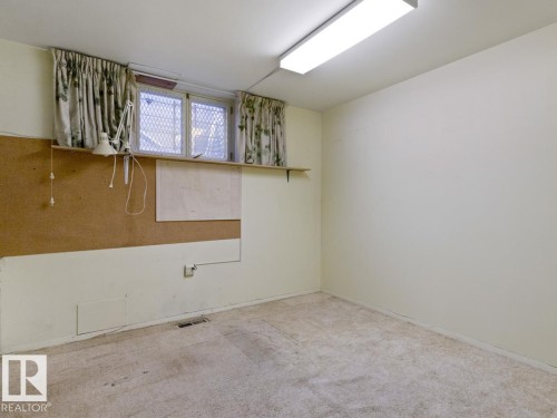 7404 Rowland Road, Edmonton, AB - Indoor Photo Showing Other Room