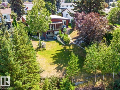 7404 Rowland Road, Edmonton, AB - Outdoor