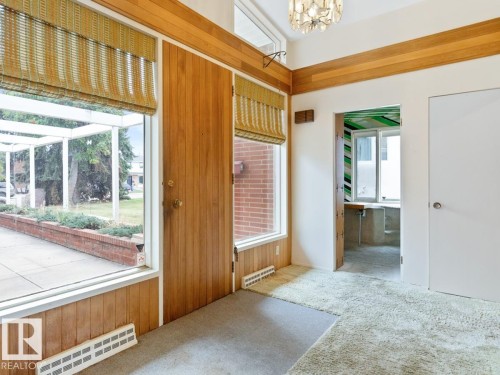 7404 Rowland Road, Edmonton, AB - Indoor Photo Showing Other Room