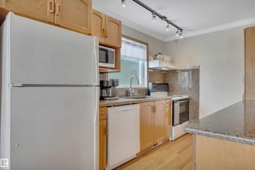 3948 62 Street, Edmonton, AB - Indoor Photo Showing Kitchen