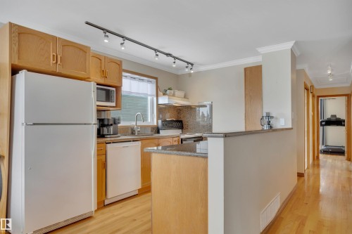 3948 62 Street, Edmonton, AB - Indoor Photo Showing Kitchen