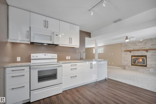 3948 62 Street, Edmonton, AB - Indoor Photo Showing Kitchen