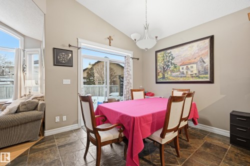 11024 177 Avenue, Edmonton, AB - Indoor Photo Showing Dining Room