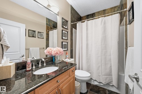 11024 177 Avenue, Edmonton, AB - Indoor Photo Showing Bathroom