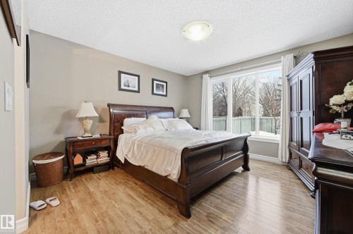 11024 177 Avenue, Edmonton, AB - Indoor Photo Showing Bedroom