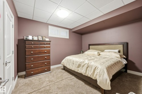 11024 177 Avenue, Edmonton, AB - Indoor Photo Showing Bedroom