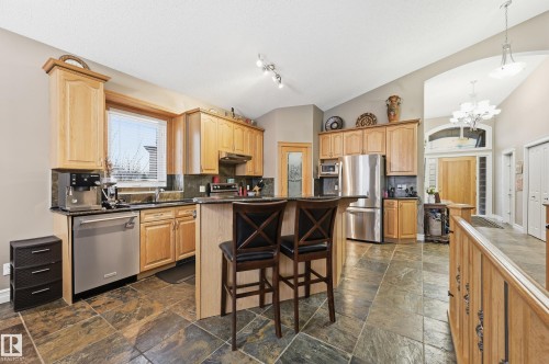 11024 177 Avenue, Edmonton, AB - Indoor Photo Showing Kitchen