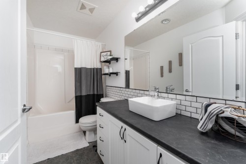 21 Power Drive, Rural Lac Ste. Anne County, AB - Indoor Photo Showing Bathroom
