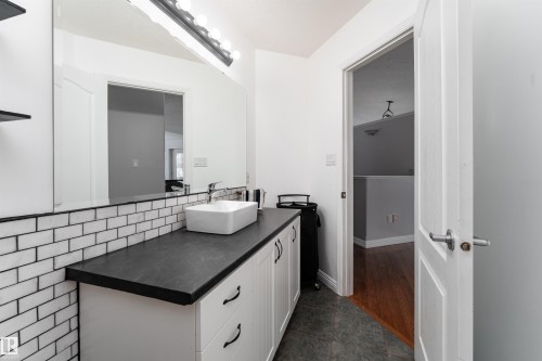 21 Power Drive, Rural Lac Ste. Anne County, AB - Indoor Photo Showing Bathroom