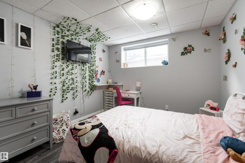 21 Power Drive, Rural Lac Ste. Anne County, AB - Indoor Photo Showing Bedroom