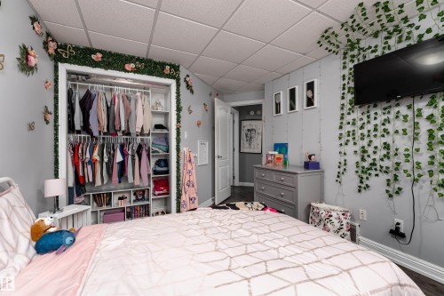 21 Power Drive, Rural Lac Ste. Anne County, AB - Indoor Photo Showing Bedroom