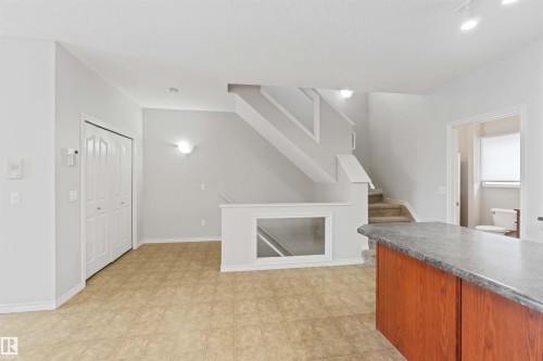 53 3010 33 Avenue, Edmonton, AB - Indoor Photo Showing Other Room