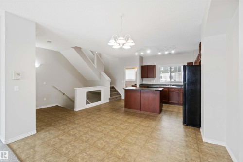 53 3010 33 Avenue, Edmonton, AB - Indoor Photo Showing Kitchen