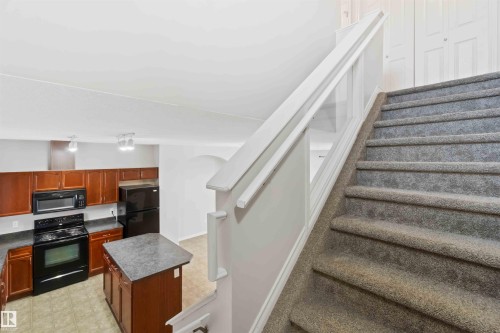 53 3010 33 Avenue, Edmonton, AB - Indoor Photo Showing Kitchen