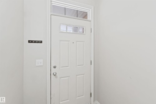 53 3010 33 Avenue, Edmonton, AB - Indoor Photo Showing Other Room