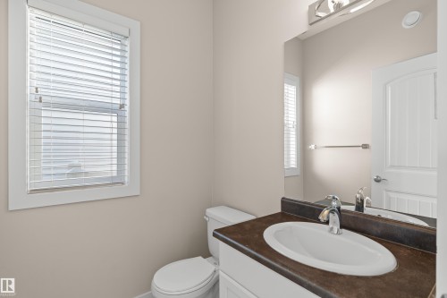 8727 221 Street, Edmonton, AB - Indoor Photo Showing Bathroom