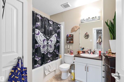 8727 221 Street, Edmonton, AB - Indoor Photo Showing Bathroom