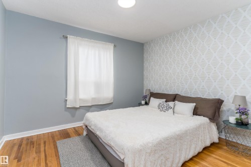 8971 81 Avenue, Edmonton, AB - Indoor Photo Showing Bedroom