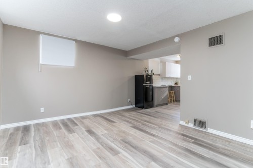 8971 81 Avenue, Edmonton, AB - Indoor Photo Showing Other Room