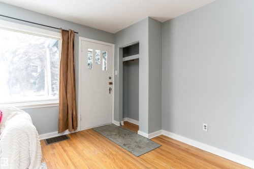 8971 81 Avenue, Edmonton, AB - Indoor